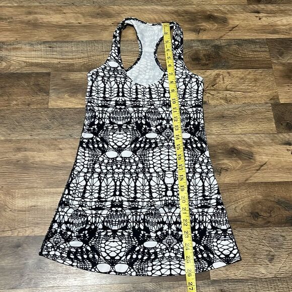 Lululemon Cool Racerback size 2 - Picture 4 of 6